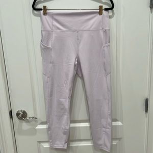 Brand new Fabletics 3/4 length legging